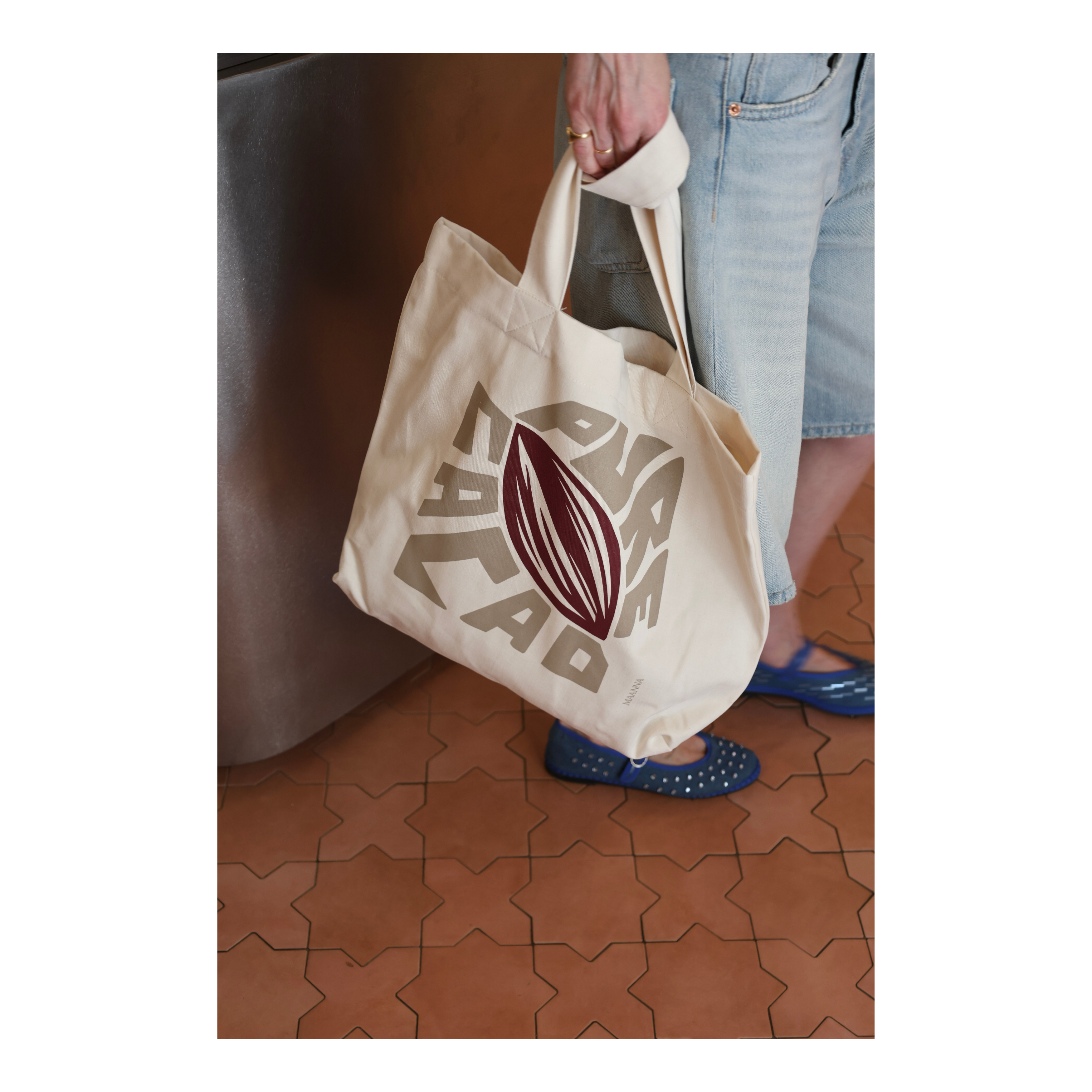 PURE CACAO by Maanna tote bag. 100% cotton. Made in Spain.