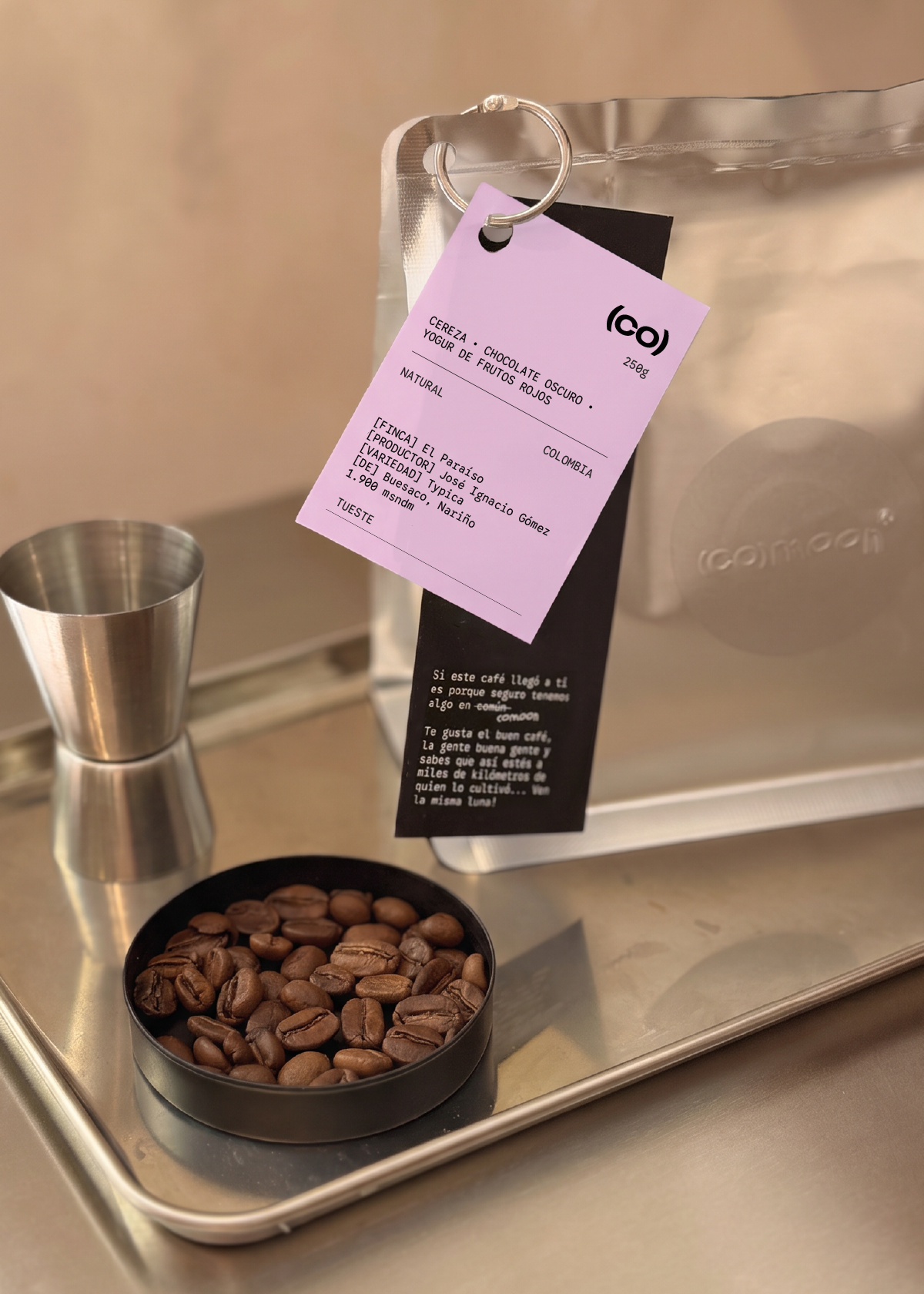 Café co(moon) ‘El Paraíso' en grano. 100% Colombia. Proceso natural.